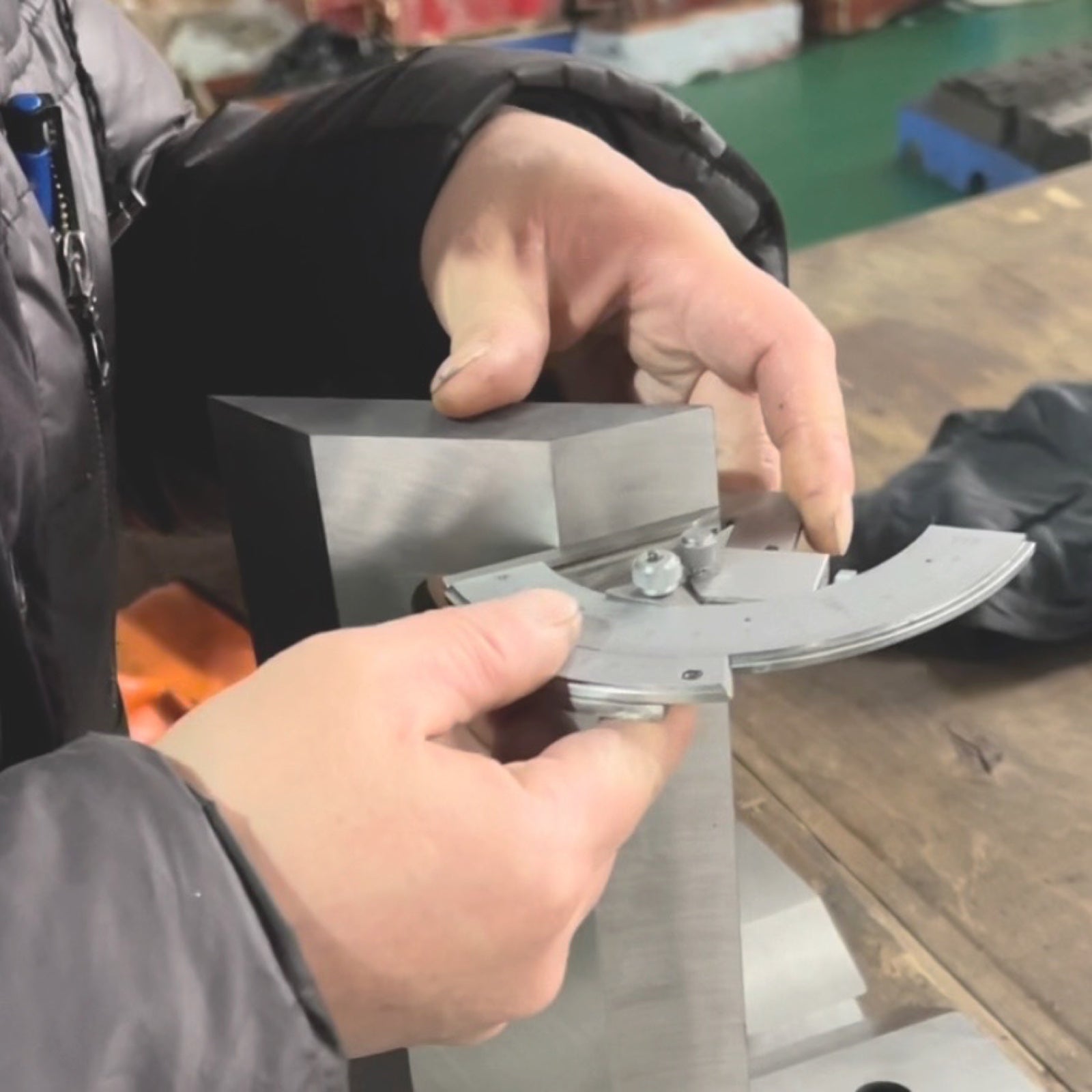 Blade profile quality check during production